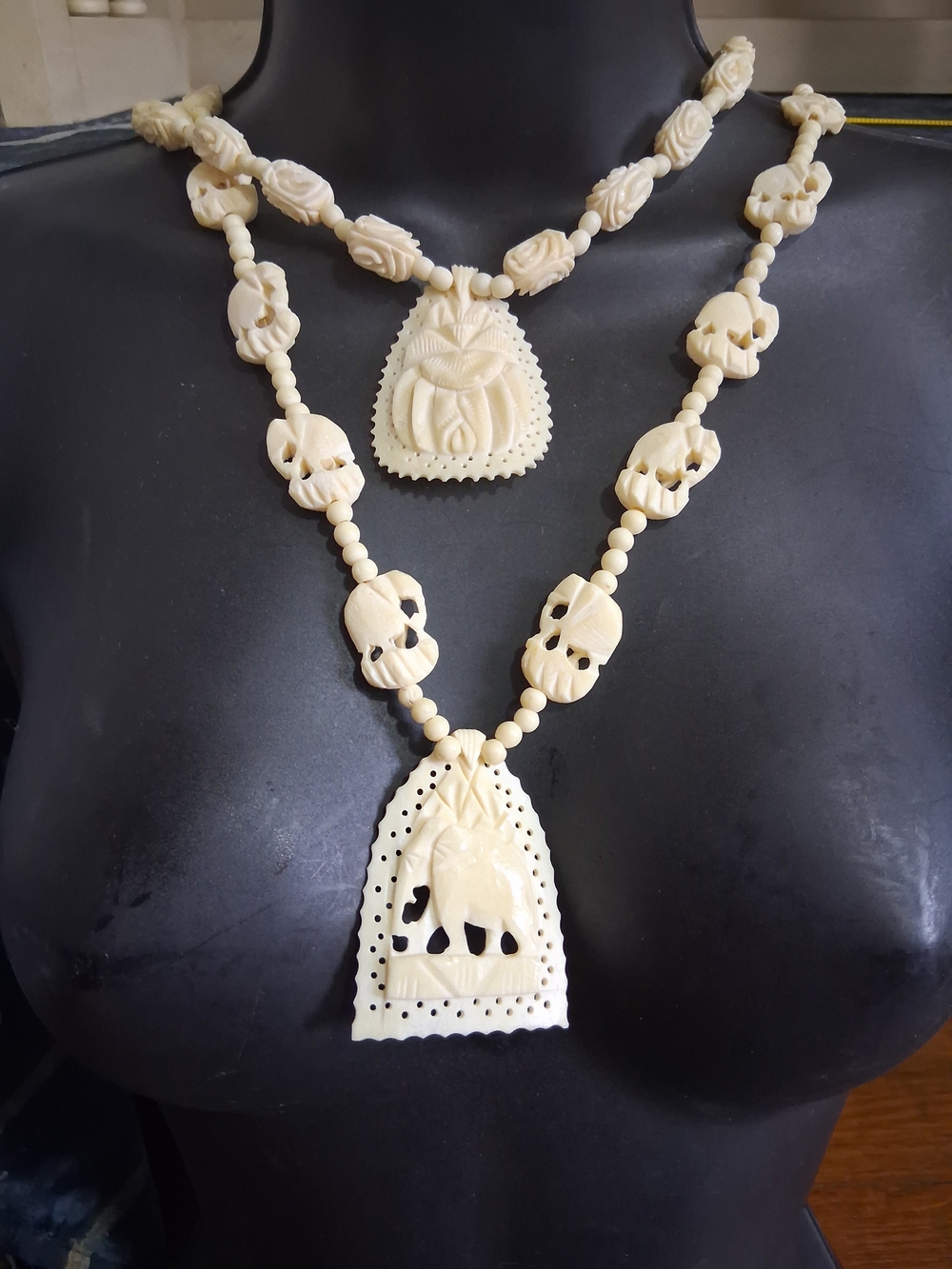 Ivory Carved Elephant Scarab Pendant Necklace - Cream Beaded Women’s Jewelry Lot